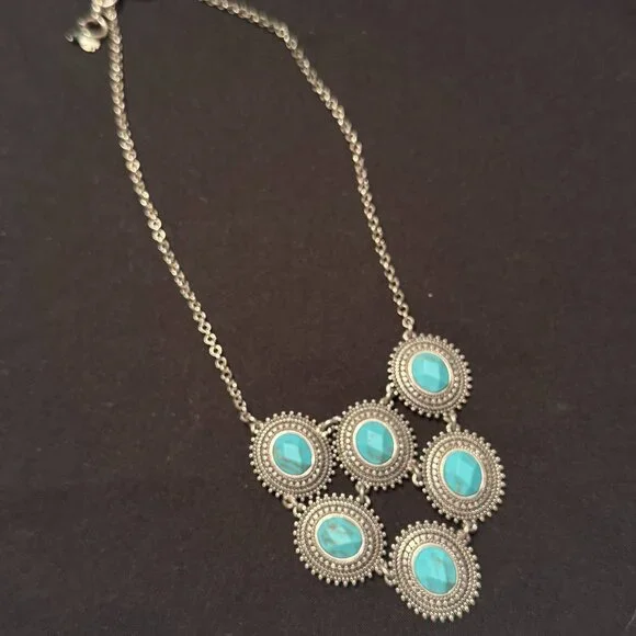 Vintage Turqouise and Silver Tone Necklace - Picture 2 of 2